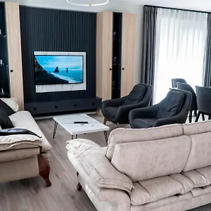 Signature 9 Tirana