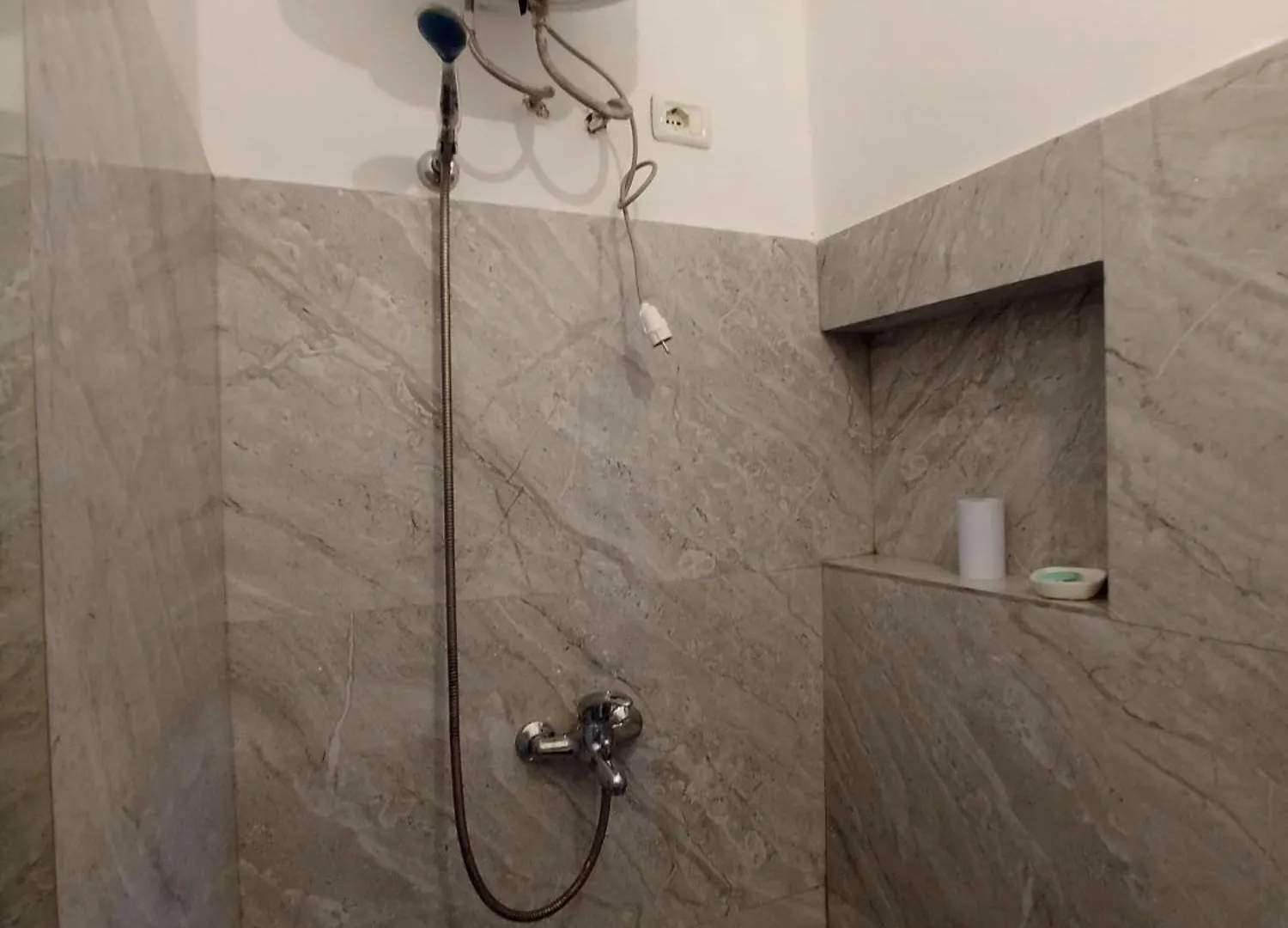 Agroni Apartment Tirana 0*,  Albania